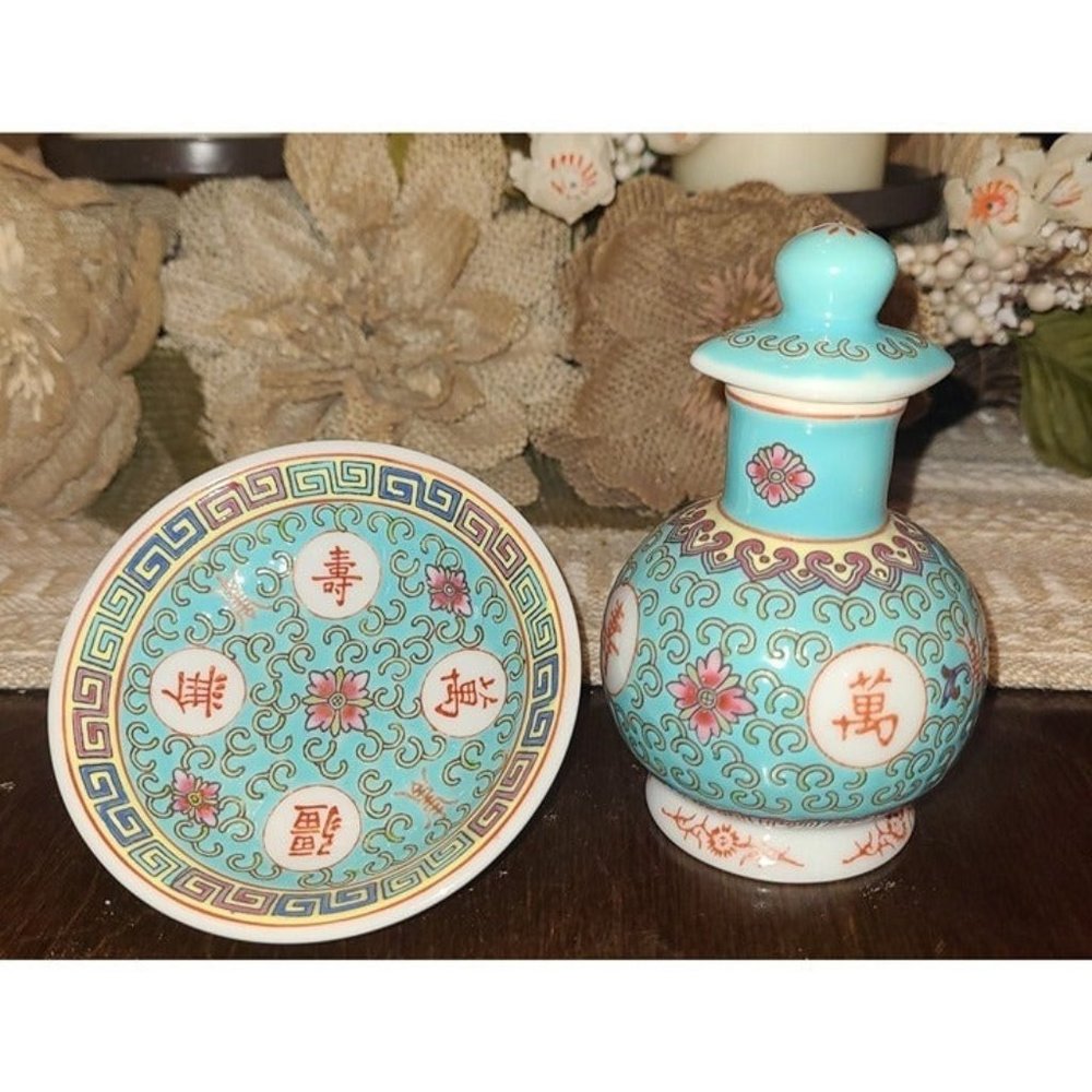 Vintage Chinese Mun Shou Jar with Lid Sauce Bottle & dish, Chinese Famile Rose